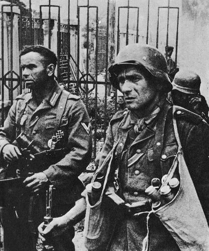 Wehrmacht grenadiers.jpg