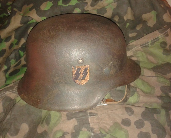 SS M42 original helmet.jpg