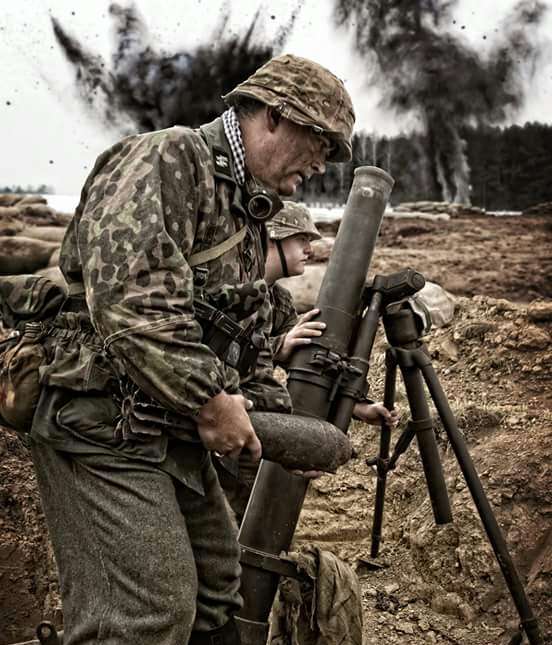 Mortar crew.jpg