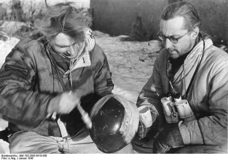 Bundesarchiv_Bild_183-2005-0519-500%2C_Ardennen%2C_Fallschirmj%C3%A4ger.jpg