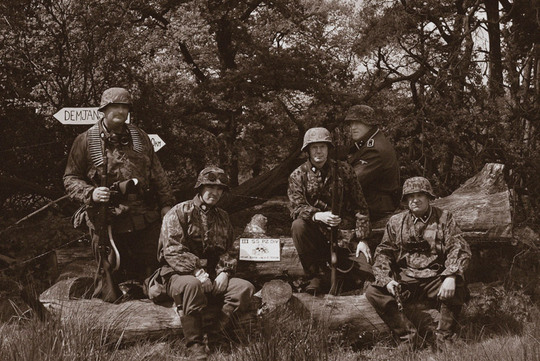 SS-Totenkopf Group.jpg