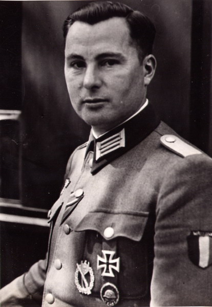 Leon Degrelle WH Uniform.jpg