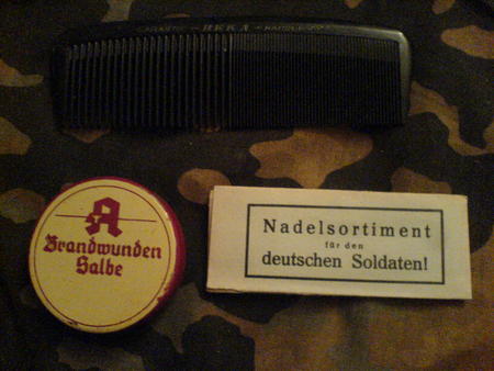 German personal equipment (closeup).jpg