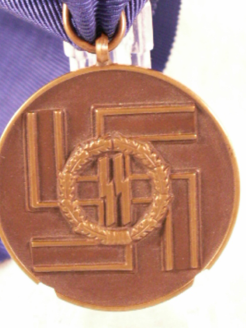 SS.8 year service medal 010.jpg