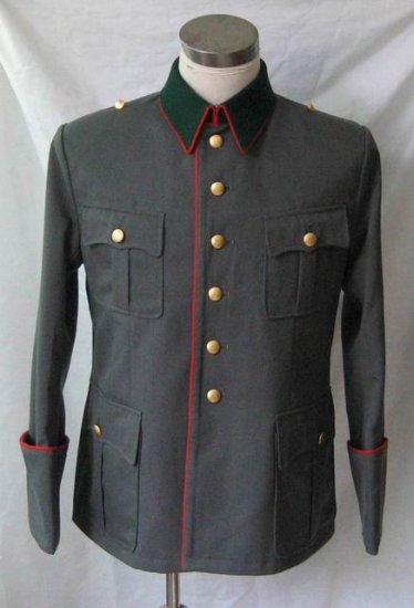 Generals tunic pic 1.jpg