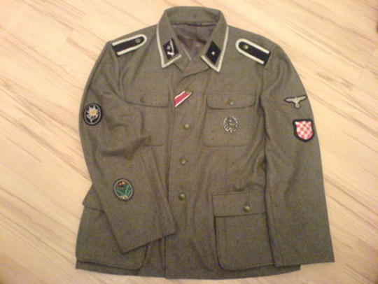 Handschar Unterscharfuhrer tunic.jpg